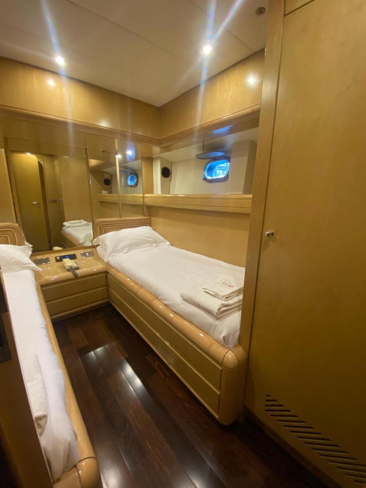 Bb Boat Lady A Hotell Genova Eksteriør bilde